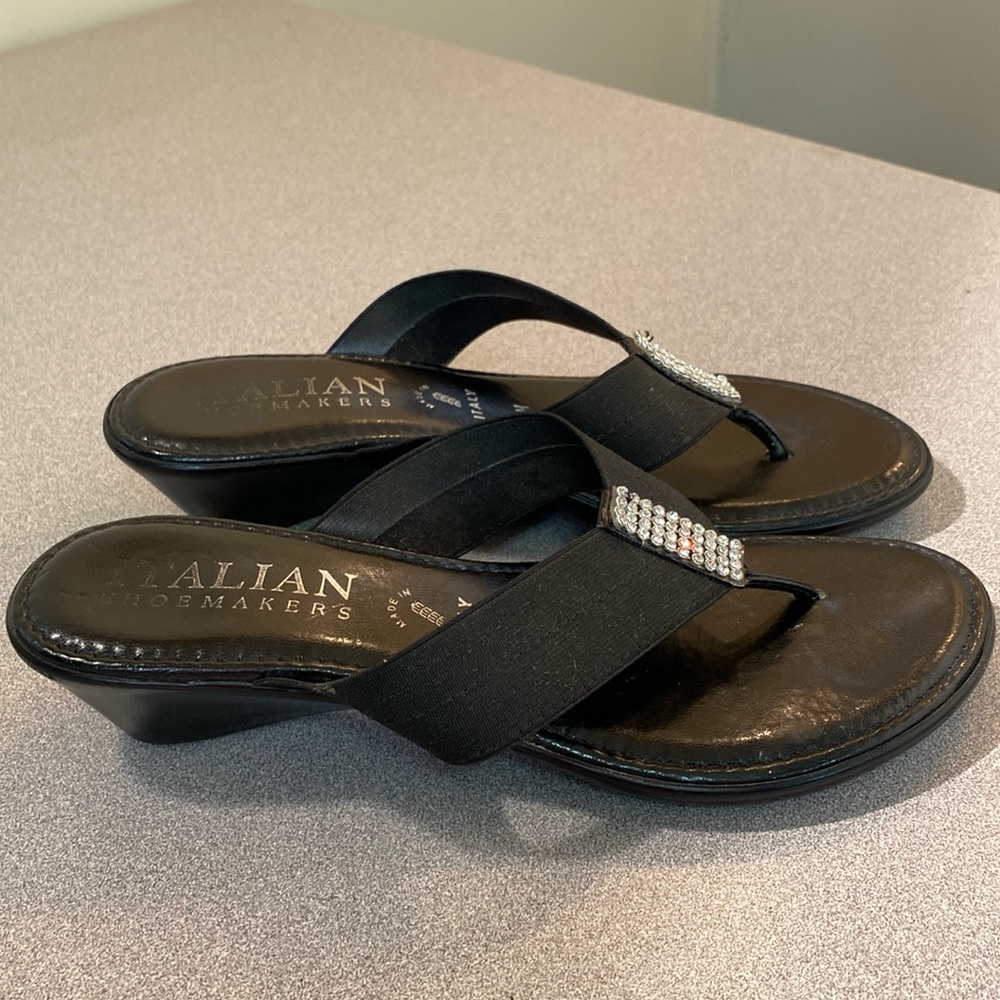 Italian Shoemakers - wedge style flip flop. Size 6